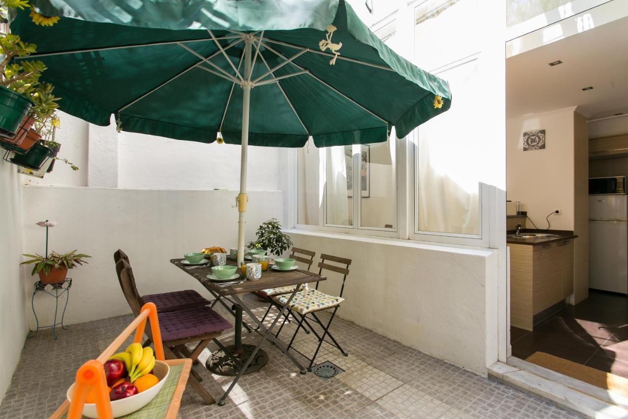 Altido Charming Patio Apartment *