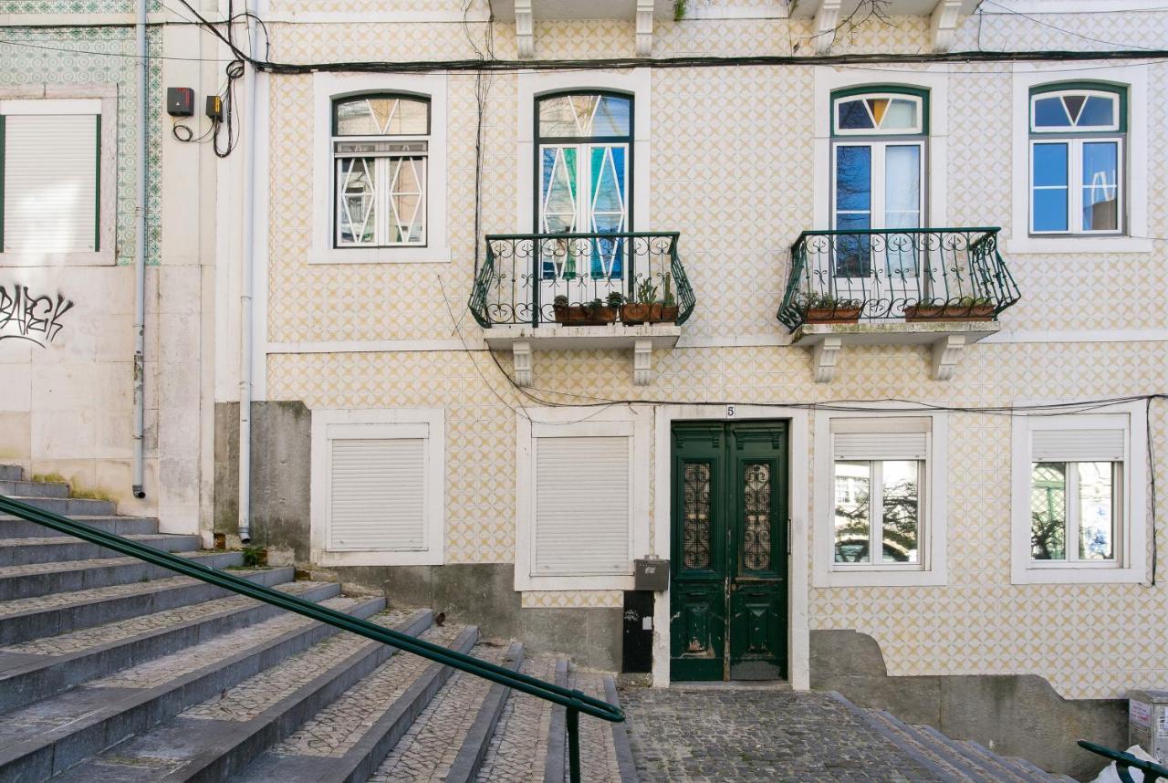 Altido Charming Patio Apartment Lisbon