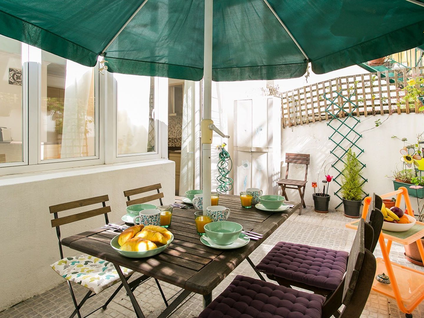 Apartment Altido Charming Patio