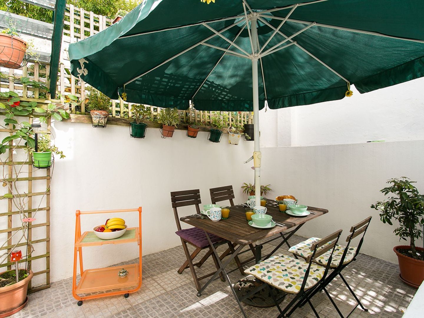 Altido Charming Patio * Lisbon